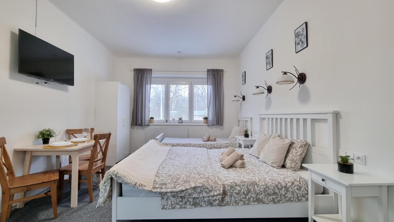Finnem Rentals Jicinska プラハ エクステリア 写真